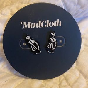ModCloth X-Ray Kitten Stud Earrings